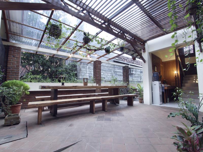 De Hostel ยอกยาการ์ตา ภายนอก รูปภาพ