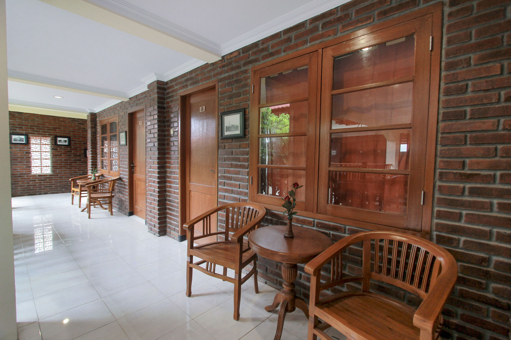 De Hostel ยอกยาการ์ตา ภายนอก รูปภาพ